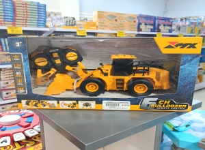 TRACTOR A CONTROL REMOTO