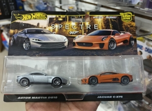 DUO ASTON MARTIN DB10 Y JAGUAR C-X75