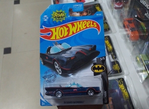 TV SERIES BATMOBILE AZUL CON ROJO
