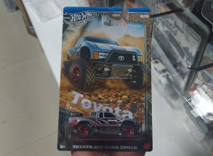 TOYOTA OFF-ROAD TRUCK