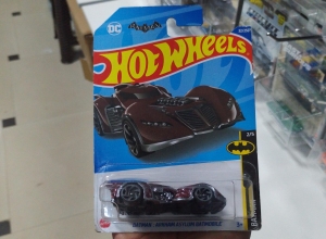 BATMAN : ARKHAM ASYLUM BATMOBILE CAFE