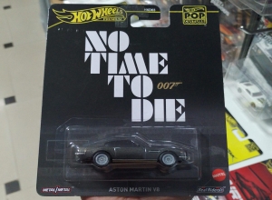 ASTON MARTIN V8 007