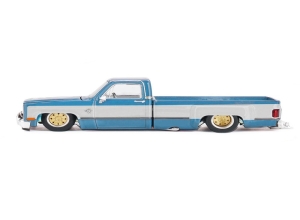 CHEVROLET SILVERADO DUALLY VINTAGE