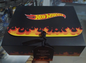 CAJA HOTWHEELS COLOR NEGRO