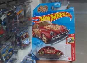 VOLKSWAGEN BEETLE ROJO VALENTINO