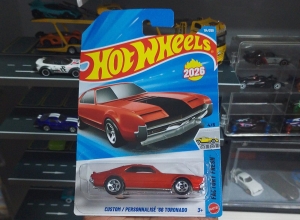 CUSTOM PERSONNALISE 66 TORONADO ROJO