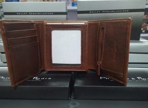 BILLETERA PHILIPPE ANDRE 3 CUERPOS PLACA