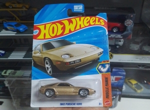 1983 PORSCHE 928S DORADO