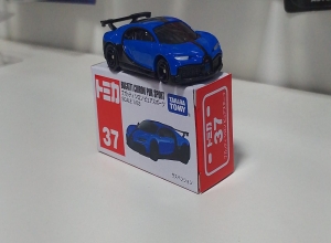 TOMICA BUGATTI CHIRON PUR SPORT AZUL