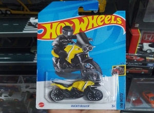DUCATI DESERTX AMARILLO