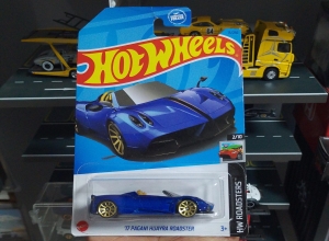 17 PAGANI HUAYRA ROADSTER AZUL 2021
