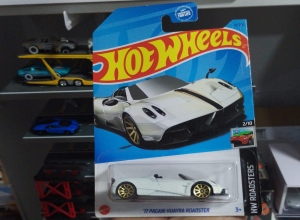 17 PAGANI HUAYRA ROADSTER BLANCO