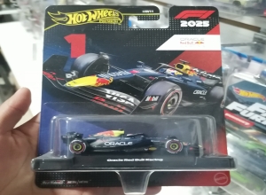 ORACLE RED BULL RACING #1 PREMIUM 2025