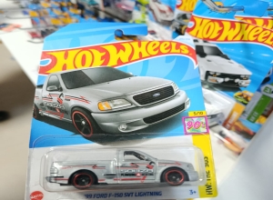 CARRO HW BASICO
