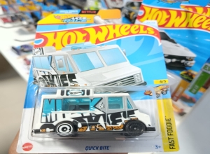 CARRO HW BASICO