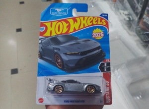 FORD MUSTANG GTD GRIS BRILLANTE